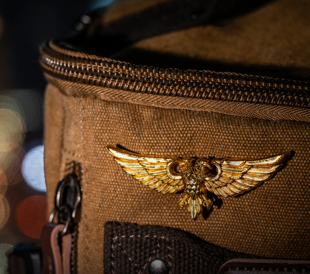 Gold Wing Badge Brooch – Warhammer 40K Inspired Starsector Army Pin | Sci-Fi Fan Gift