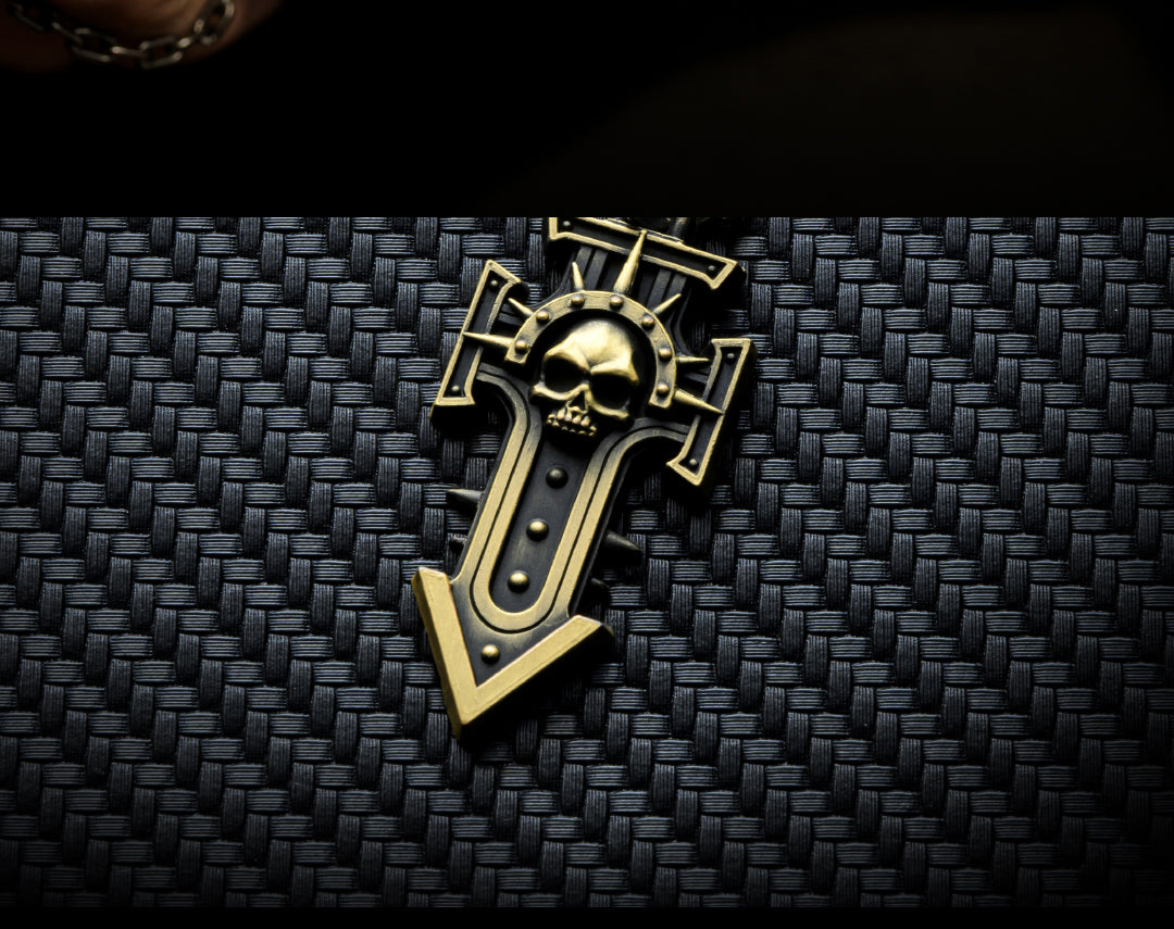 Warhammer 40K Indomitus Crusade Keychain – Starforged Accessory for Space Marine Fans